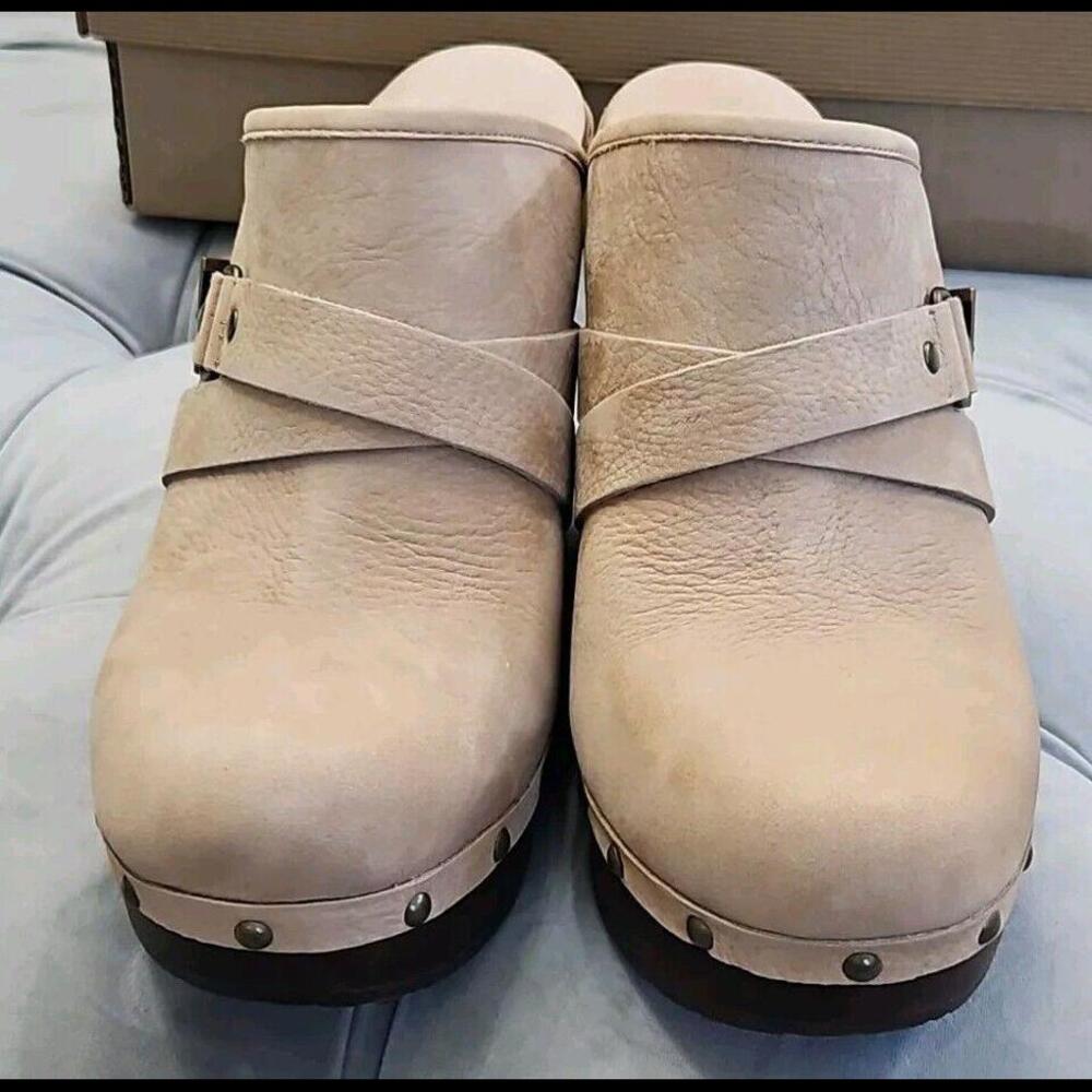 UGG Natalee Beige Leather Buckle Slip On Studded Platform Mules Womens Shoes 11 - Picture 9 of 15